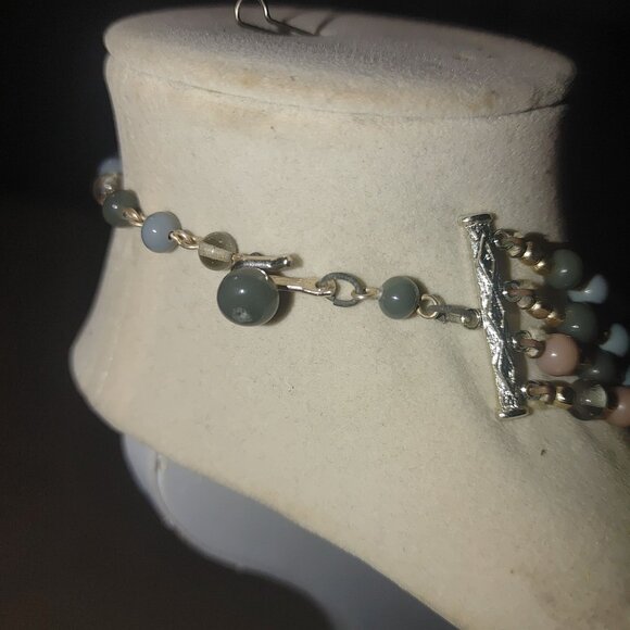 Necklace Glass Beads Gold Pink Green 18 Inches Vintage Multi Strand Adjustable - Picture 5 of 9